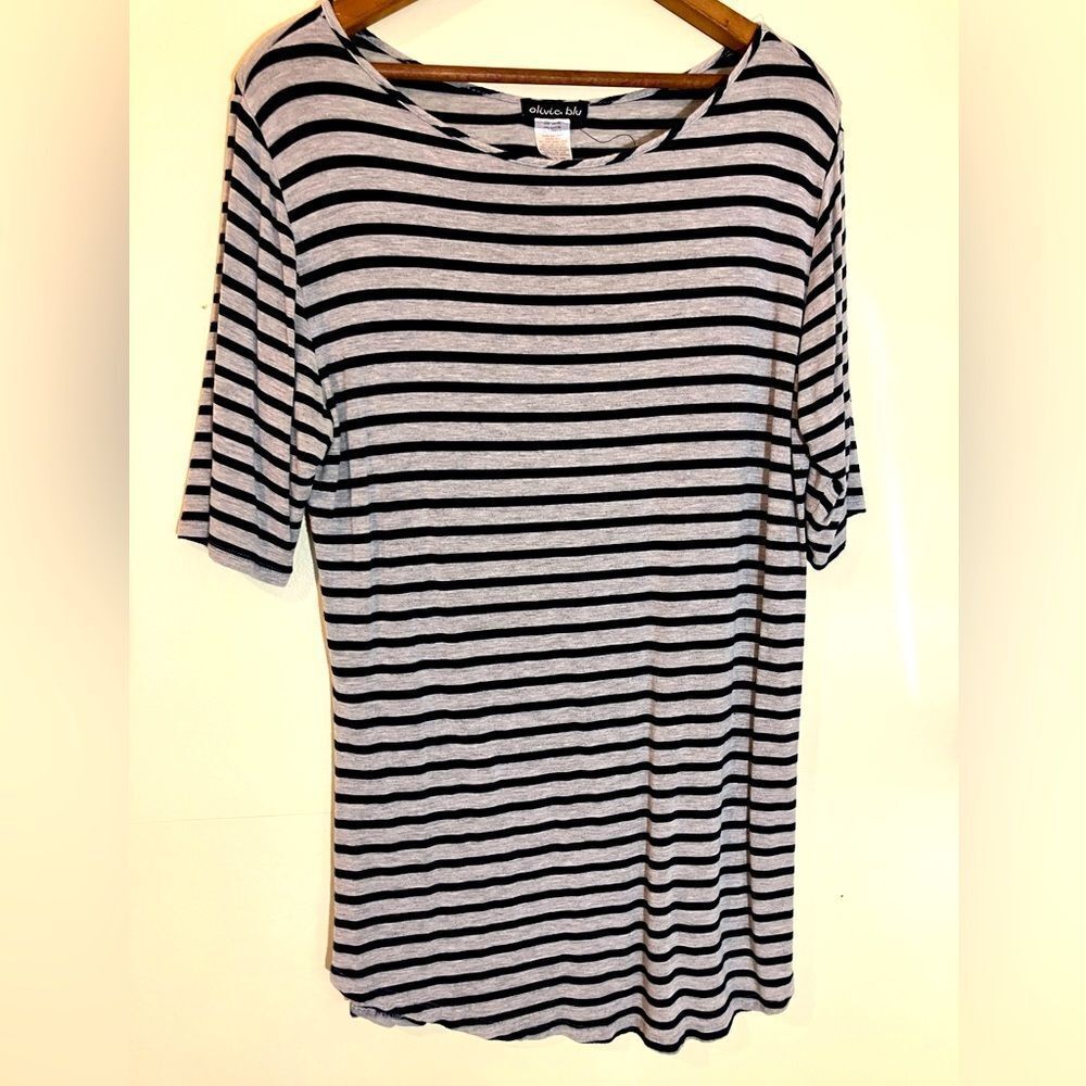 Striped Olivia Blu shirt, short sleeved, women’s size XL